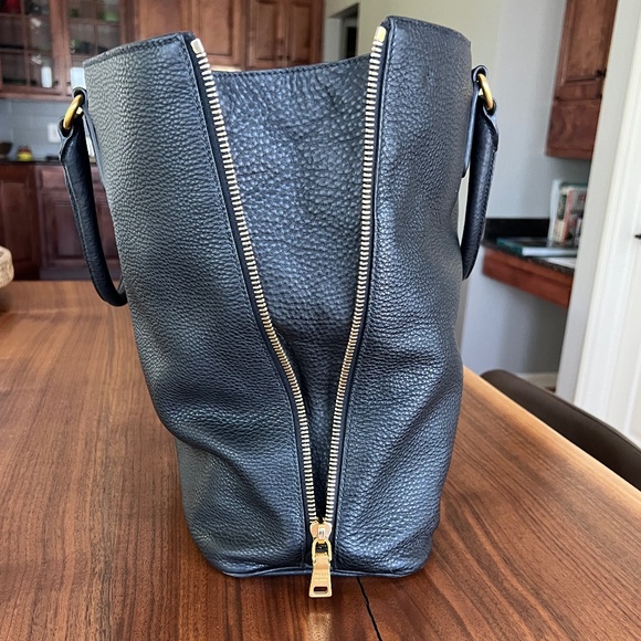 Prada Tote Bag - Picture 6 of 16